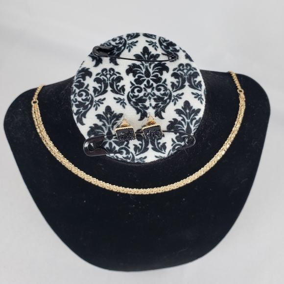 Violet Harper Isla Layered Necklace with Black Druzy Earrings - Picture 5 of 8